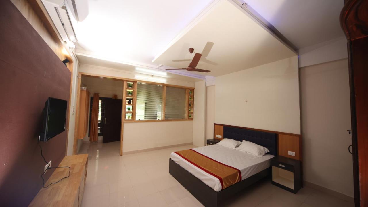 Ashtamudi Lake Garden Resorts Kollam Exterior photo